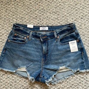 NWT: Denizen from Levi’s jean shorts